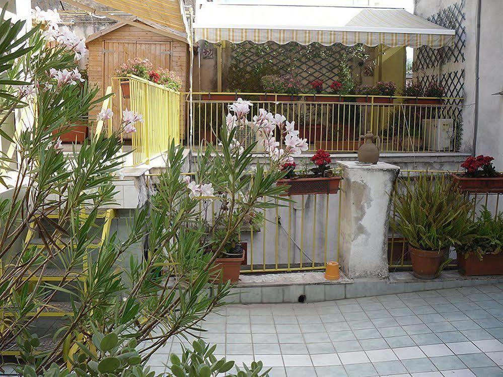 Bed And Breakfast I Vicoletti Di Napoli Exterior photo